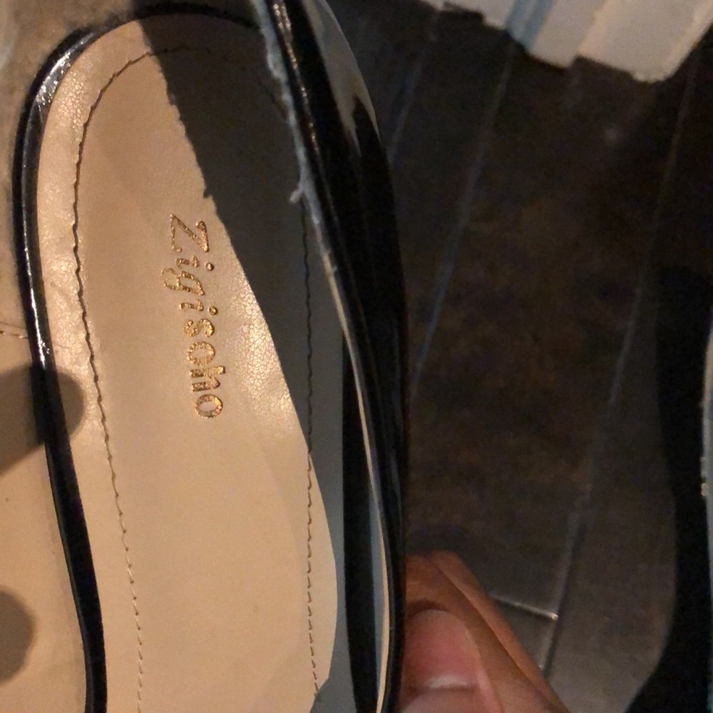 Black heels - Picture 2 of 3